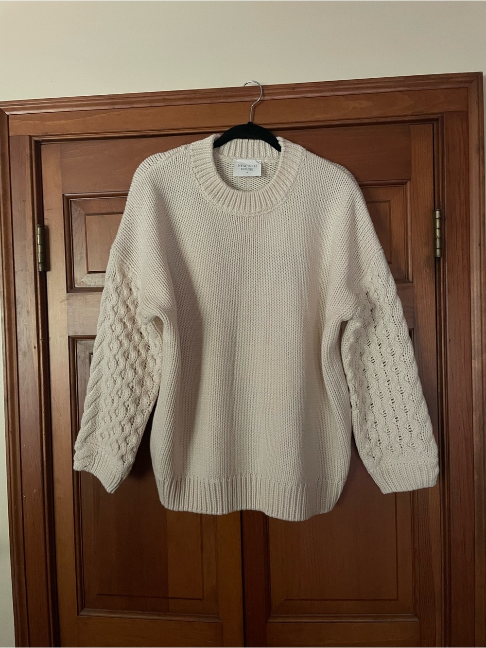 🍎Hyacinth house tuckernuck cream knit fisherman cable sweater oversized medium🍎 - Picture 2 of 6
